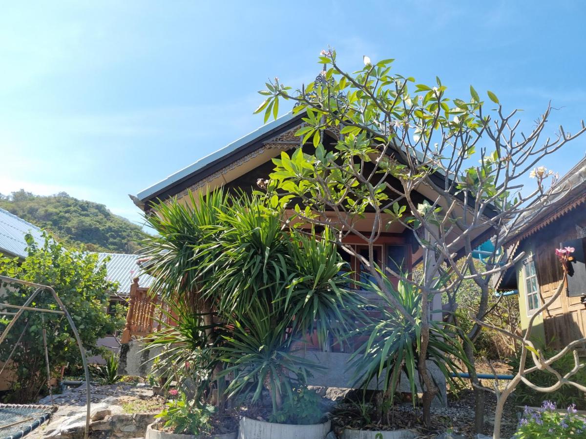 Hello Sichang Bungalow Hotel Ko Si Chang Exterior photo