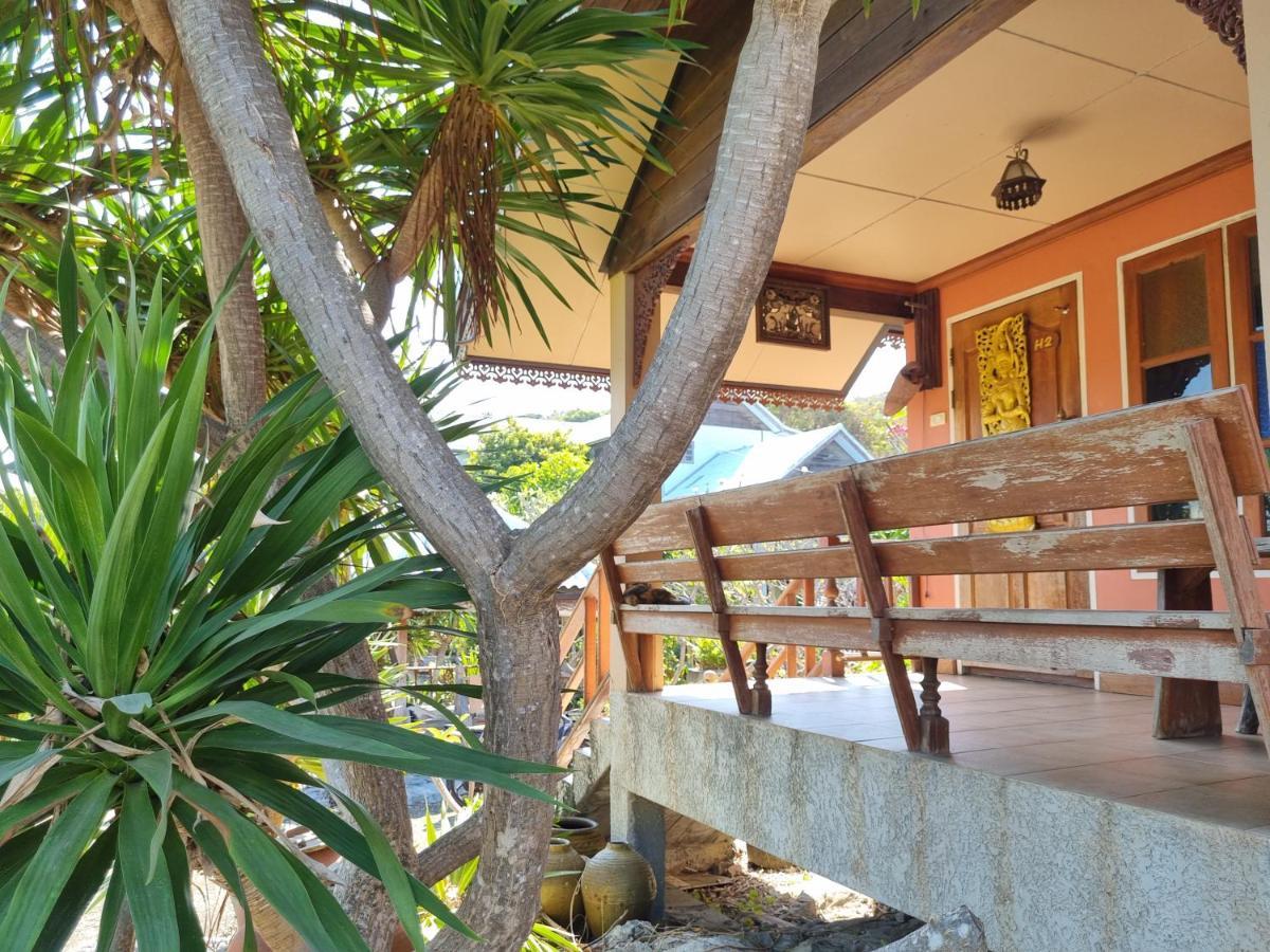 Hello Sichang Bungalow Hotel Ko Si Chang Exterior photo