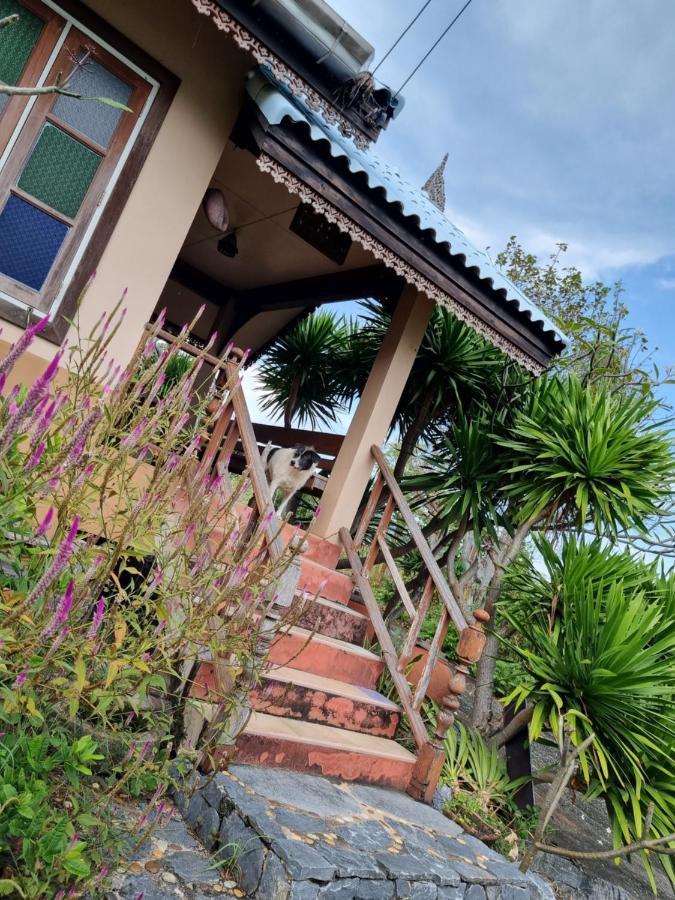 Hello Sichang Bungalow Hotel Ko Si Chang Exterior photo