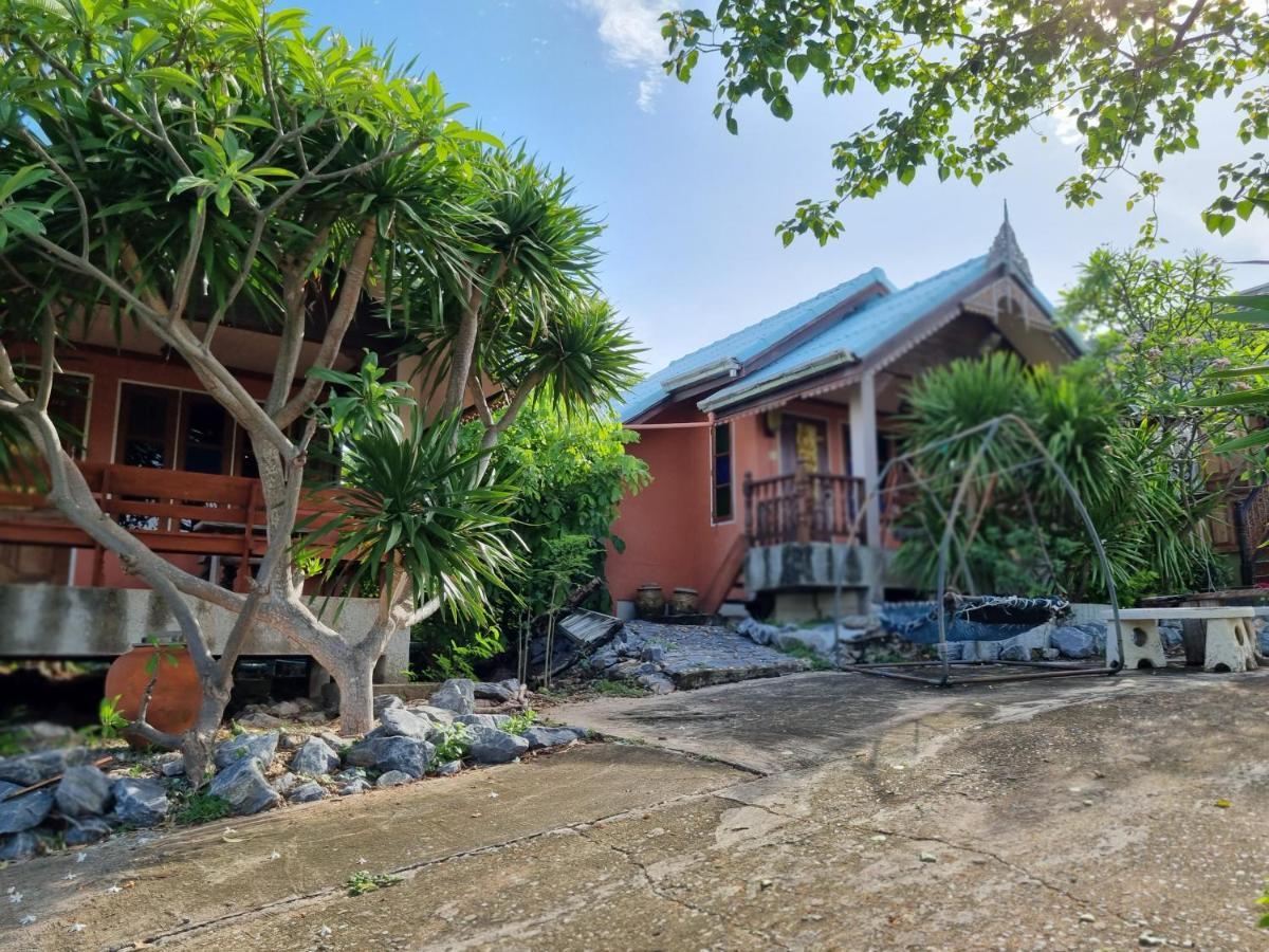 Hello Sichang Bungalow Hotel Ko Si Chang Exterior photo