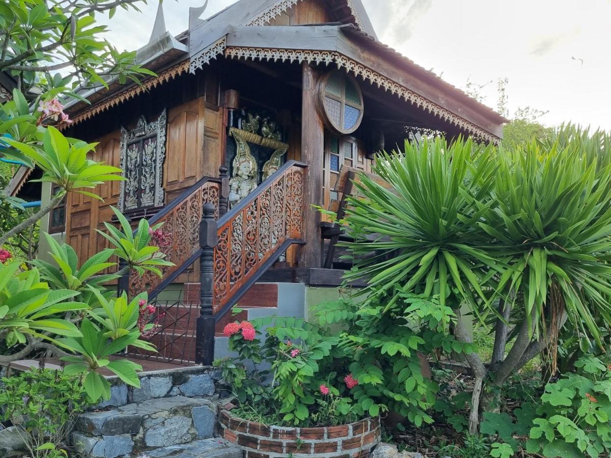 Hello Sichang Bungalow Hotel Ko Si Chang Exterior photo